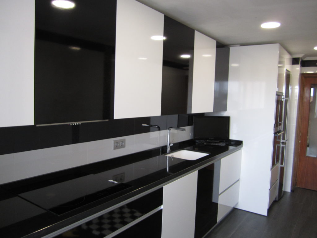 Muebles brillantes
