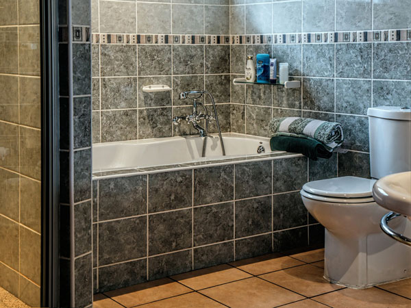 baño con ceramica